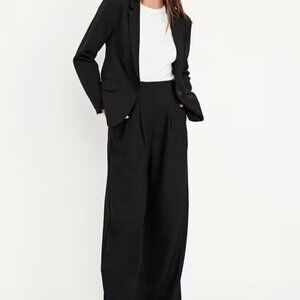 SET Old Navy High-Waisted Taylor Wide-Leg Trousers & Taylor Fitted Suit